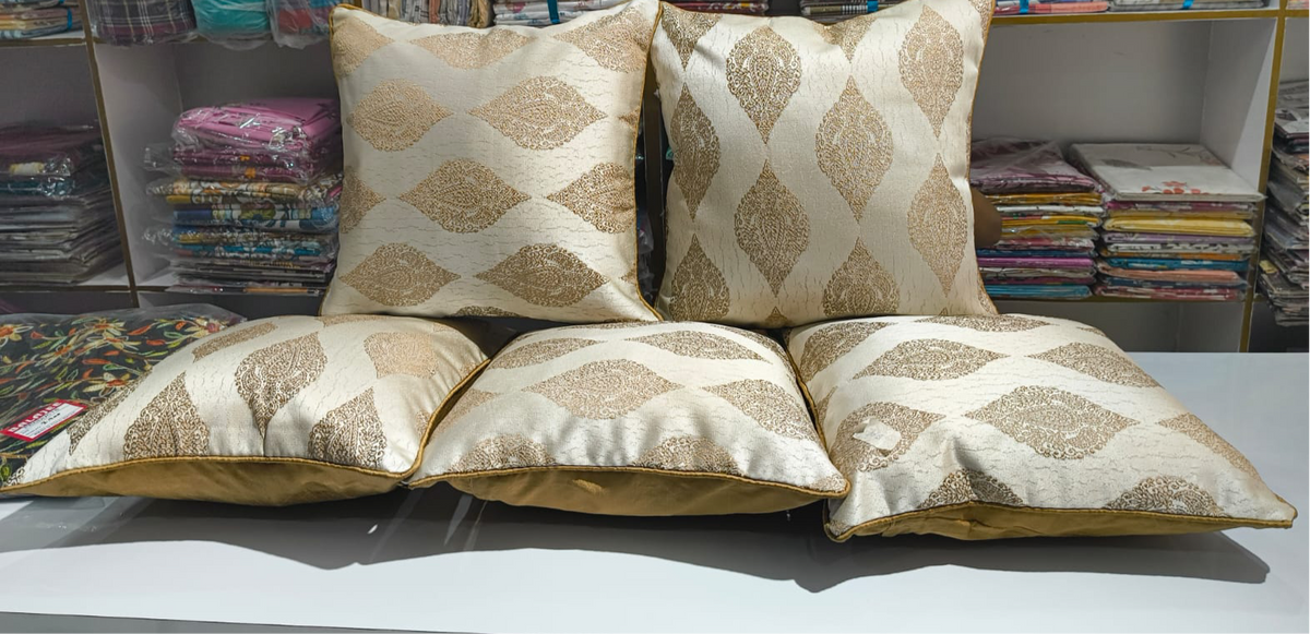 Cushion with cover set of 5